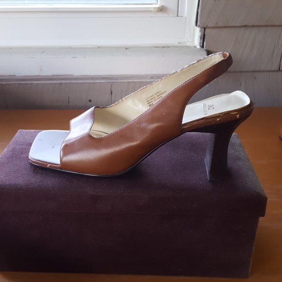 Shoes - Picture 5 of 7